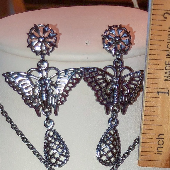 Butterfly Necklace and Earring Set - Picture 3 of 4
